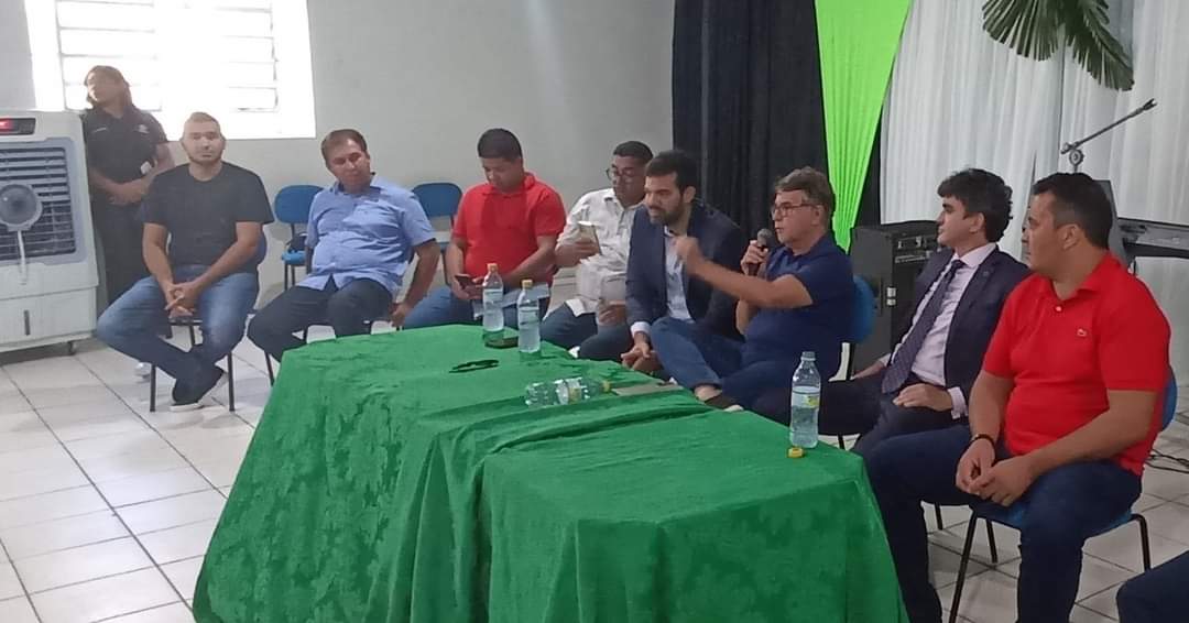 Prefeitura de Monsenhor Gil reúne quebradores de pedras e autoridades  - Imagem 2