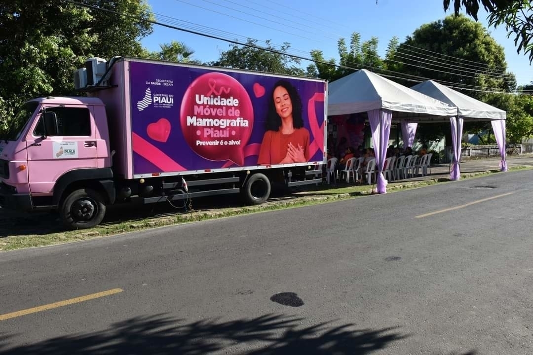 Prefeitura de Monsenhor Gil traz caminhão para exames de mamografias 