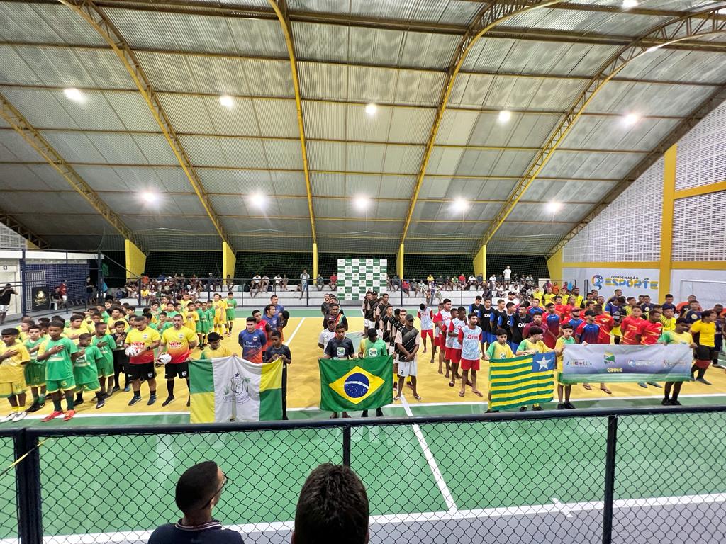 Prefeitura de Angical realiza abertura do campeonato de futsal - Imagem 8
