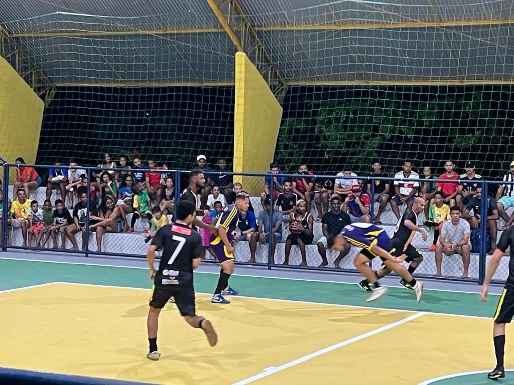Prefeitura de Angical realiza abertura do campeonato de futsal - Imagem 3