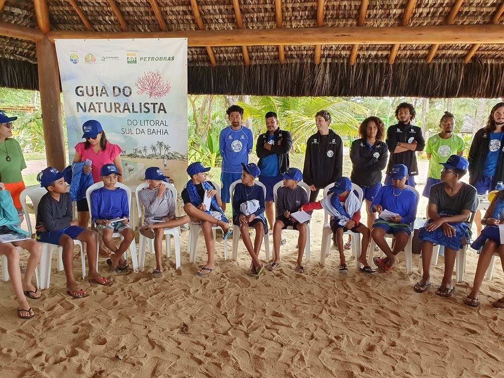 Oeiras leva alunos para conhecer projeto de conservação dos oceanos na BA