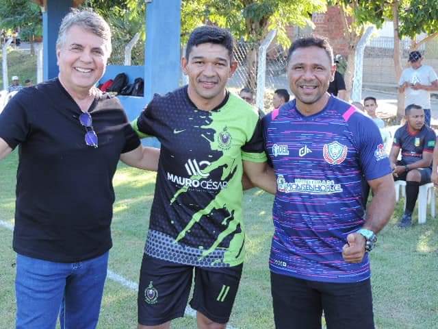 Prefeito João Luiz faz abertura do Torneio de Bairros de Futebol 2023 - Imagem 30