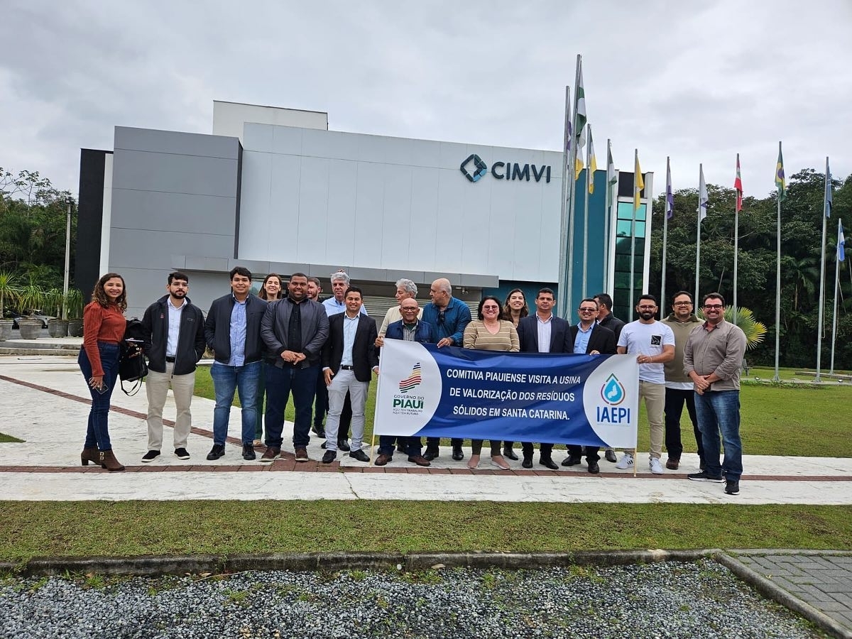 Oeiras integra comitiva e visita usinas de tratamento de lixo no PR e em SC