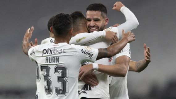 Renato Augusto, meia do Corinthians, comemorando gol de sua equipe sobre o Vasco | Foto: Vilmar Bannach \ Gazeta Press