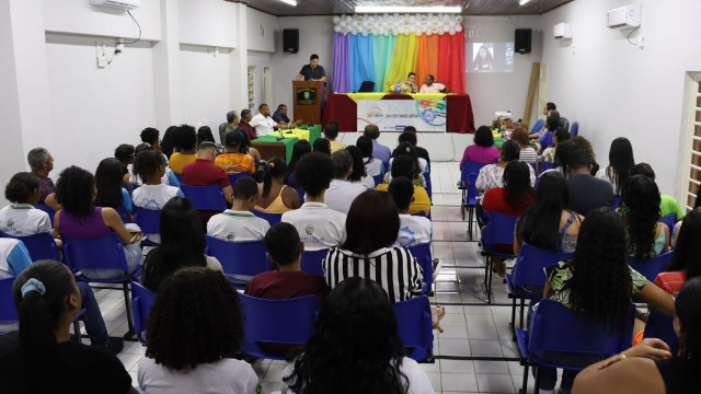 Seminário na cidade de Regeneração aborda Direitos e Saúde LGBTQIAPN+