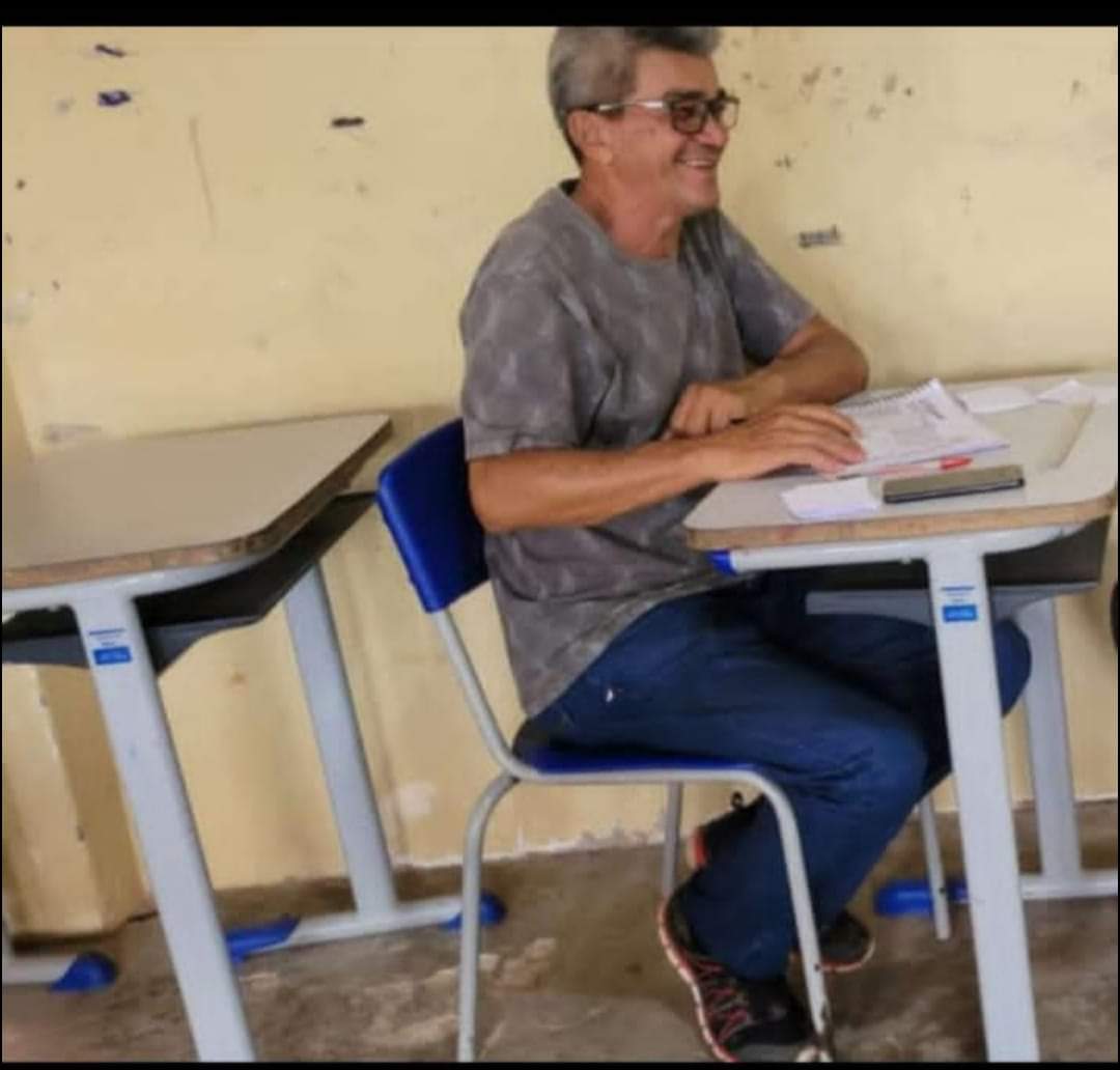 Monsenhor Gil se despede do professor da Rede Municipal , Avilar Carvalho  - Imagem 3