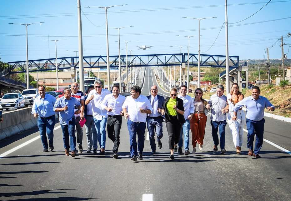 Governador diz para prefeito que duplicação da BR deve ir até Mons. Gil - Imagem 5