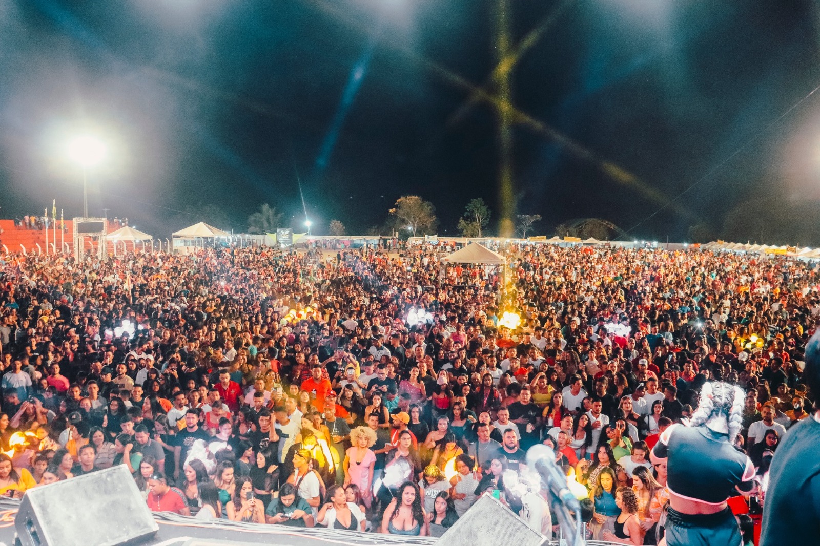 Prefeito reúne equipe e define data da 21a Semana Cultural de Mons. Gil  - Imagem 6