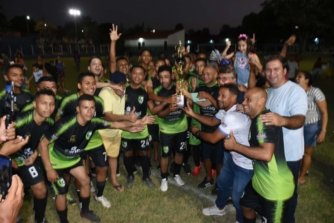 Prefeito João Luiz investe expressivamente no Futebol de Monsenhor Gil 