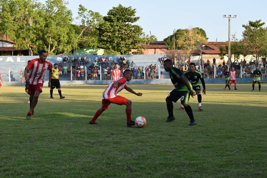 Prefeito João Luiz investe expressivamente no Futebol de Monsenhor Gil - Imagem 9