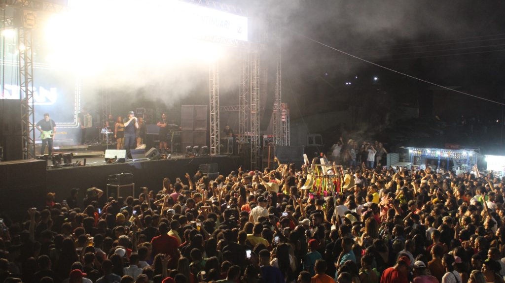 Prefeito Dr. Wagner Coelho Surpreende Mais uma Vez com Grandiosa Festa pelo - Imagem 7