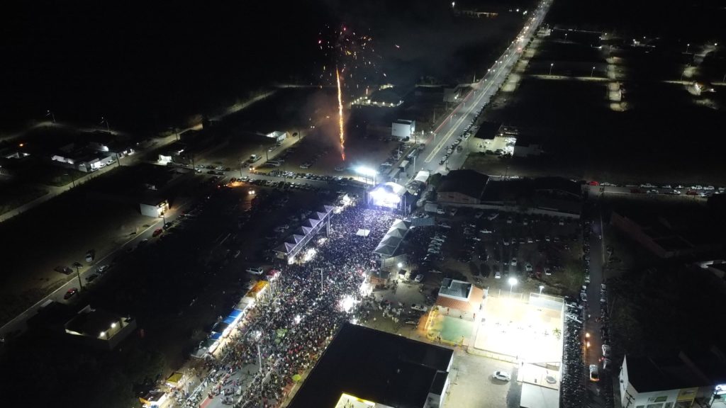 Prefeito Dr. Wagner Coelho Surpreende Mais uma Vez com Grandiosa Festa pelo - Imagem 12