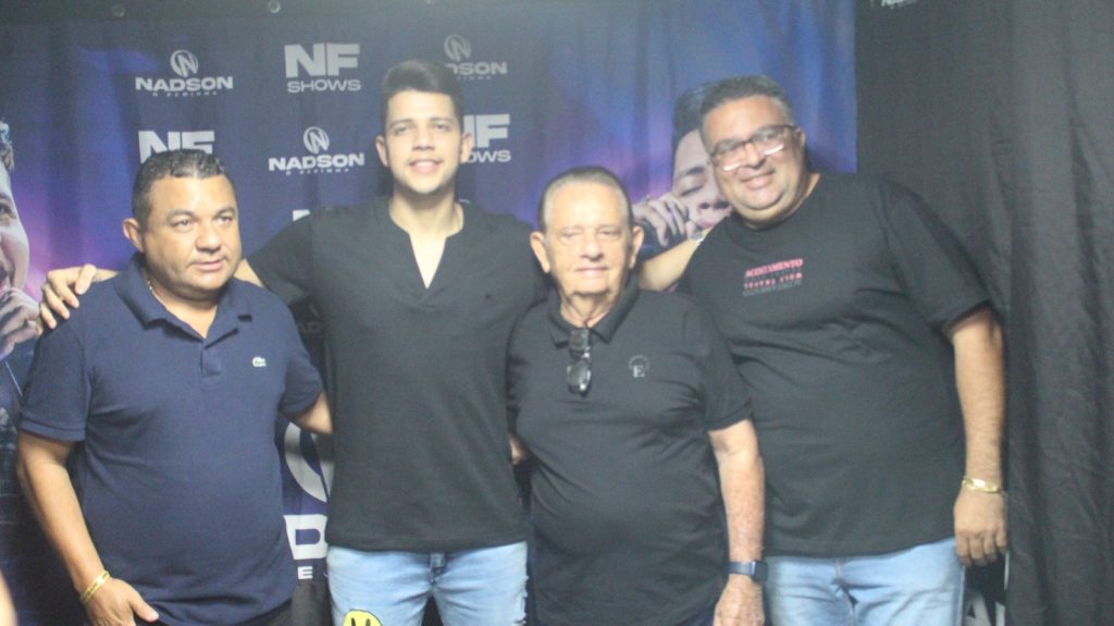 Prefeito Dr. Wagner Coelho Surpreende Mais uma Vez com Grandiosa Festa pelo - Imagem 3