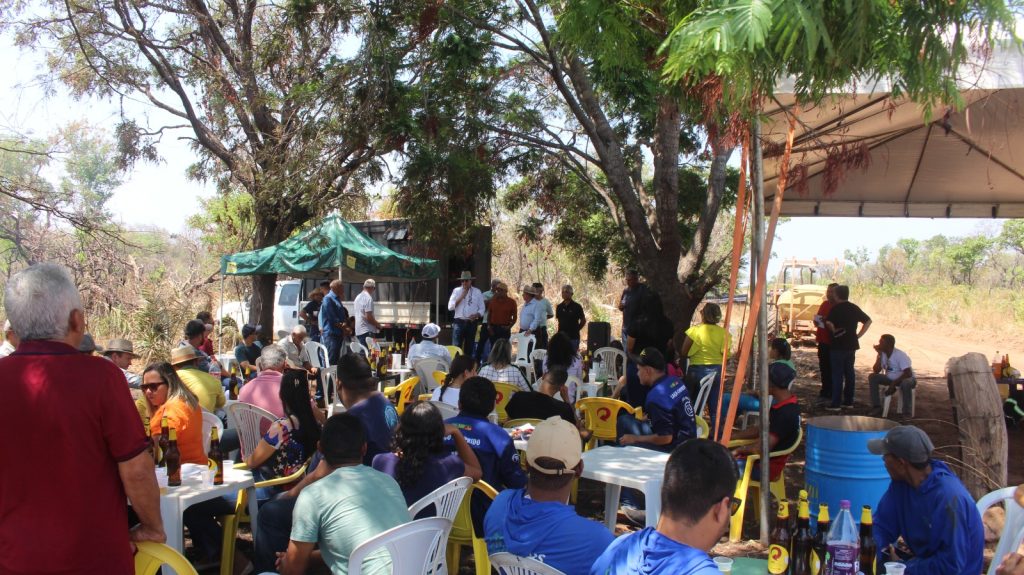 Reconhecimento ao Prefeito de Uruçuí pela construção da Estrada da Cabeluda - Imagem 3