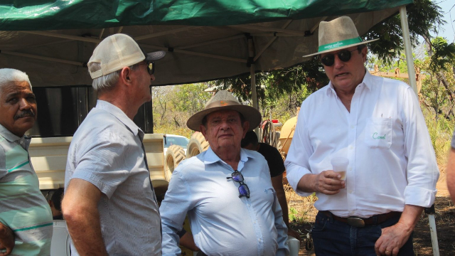 Reconhecimento ao Prefeito de Uruçuí pela construção da Estrada da Cabeluda