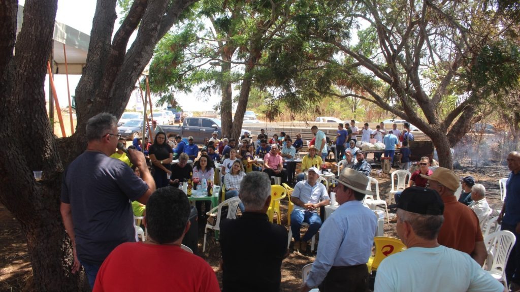 Reconhecimento ao Prefeito de Uruçuí pela construção da Estrada da Cabeluda - Imagem 1