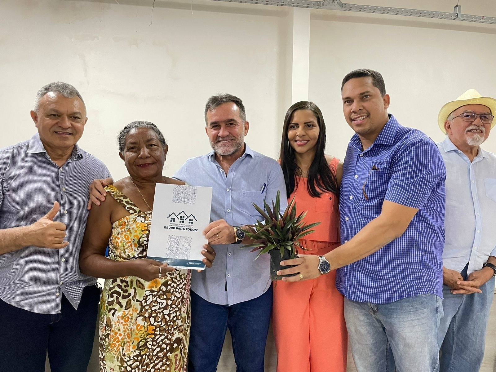 Zé Raimundo entrega mais 51 certidões de Regularização Fundiária em Oeiras