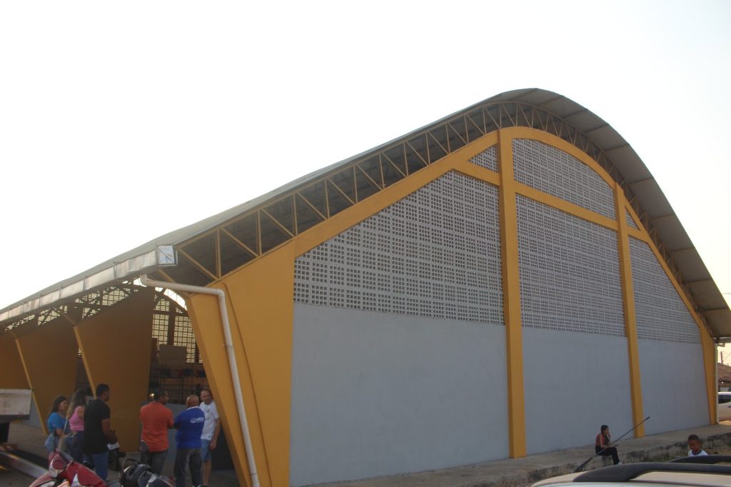 Prefeito Dr. Wagner Coelho Inaugura Quadra Poliesportiva “Durval Barros Coe - Imagem 2