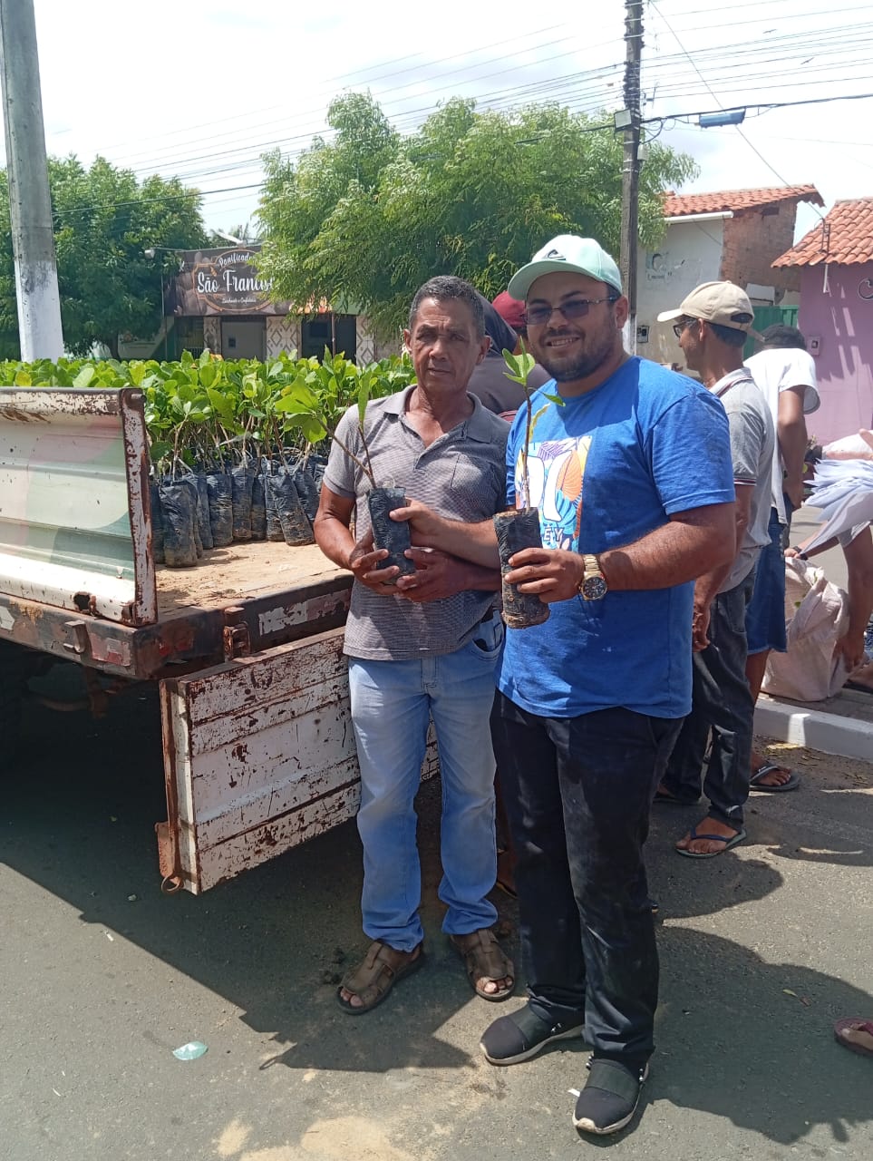 São João do Arraial inicia entrega de sementes para agricultores familiares - Imagem 4