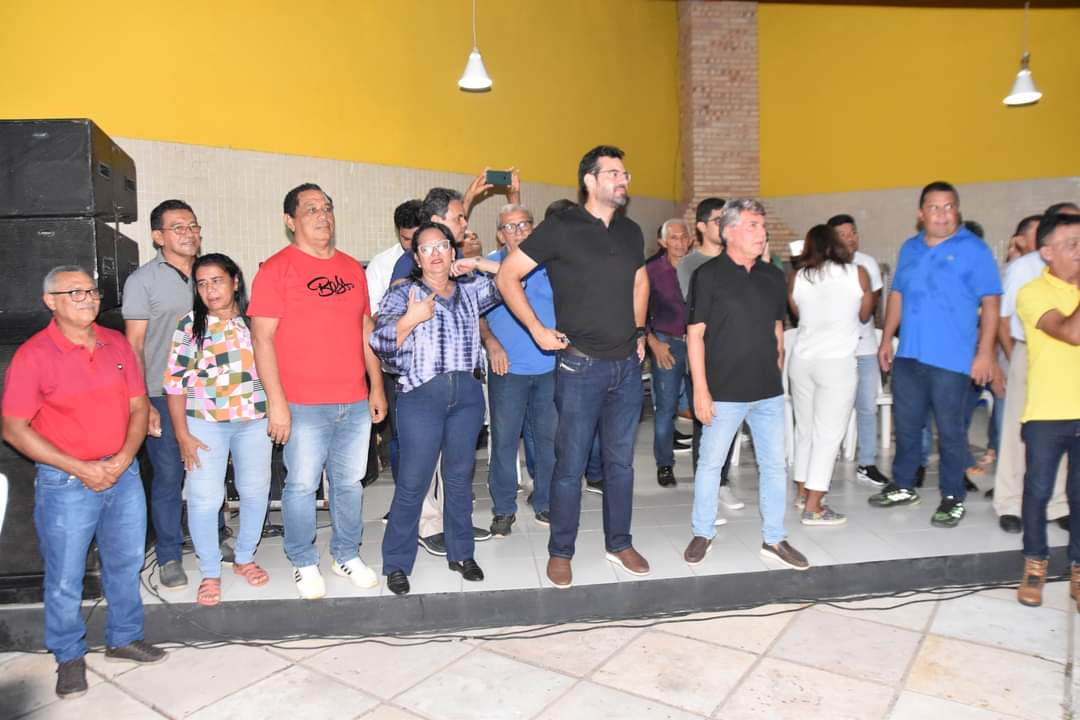 Prefeito João Luiz apresenta a pré candidatura a prefeito de Evandro Abreu  - Imagem 12