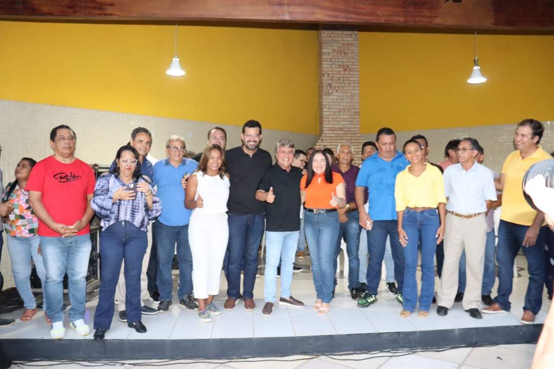 Prefeito João Luiz apresenta a pré candidatura a prefeito de Evandro Abreu  - Imagem 18