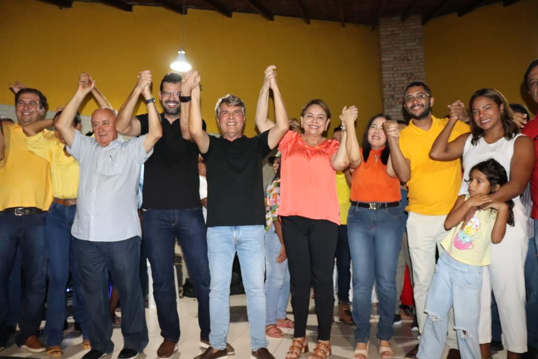 Prefeito João Luiz apresenta a pré candidatura a prefeito de Evandro Abreu  - Imagem 3