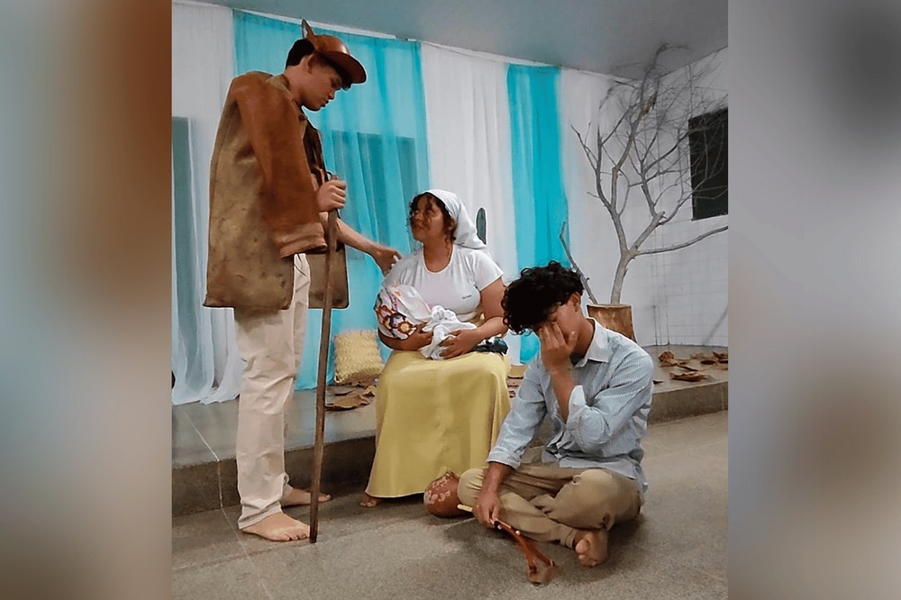 Sarau literário inspira estudantes a explorarem o universo da literatura