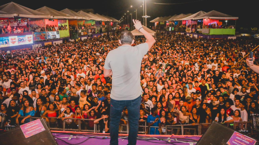 Oh Polêmico agita 3ª noite de Carnaval em Água Branca