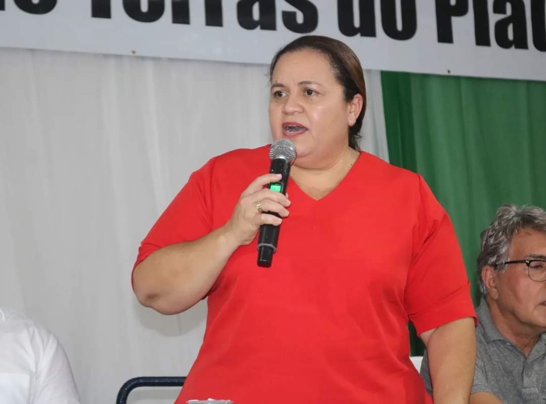 Prefeito João Luiz e vice Evandro Abreu fazem entrega de títulos de posses - Imagem 6