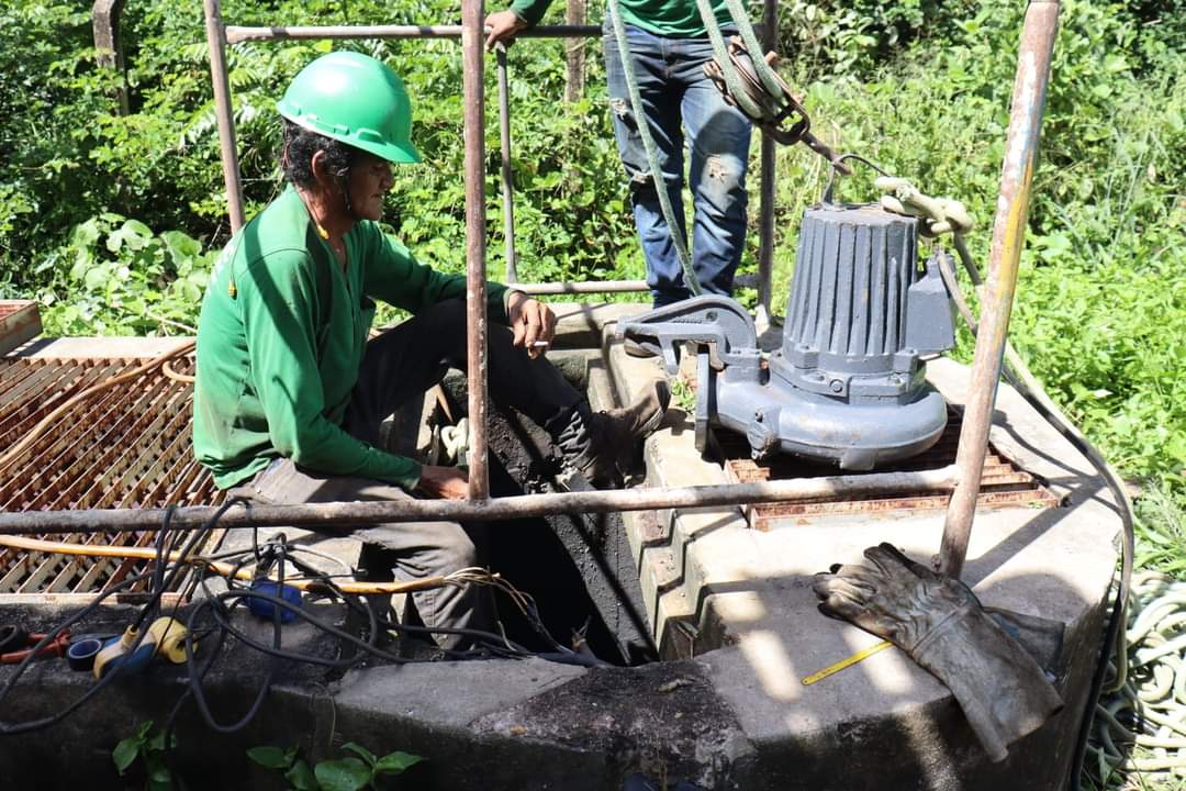 Prefeitura de Monsenhor Gil realiza manutenção de bombas, rede de esgotos  - Imagem 1