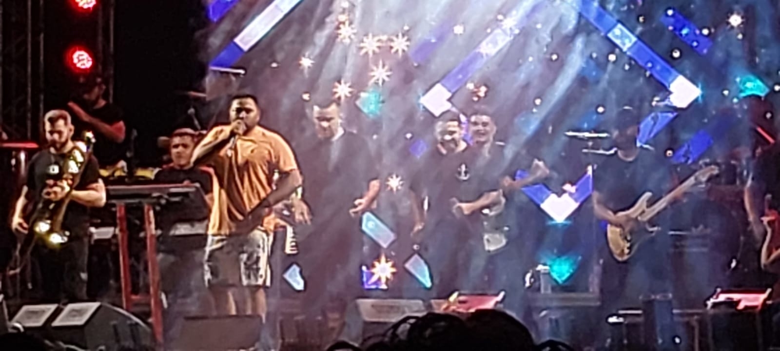 No palco com Júnior Viana, Juliano Meneses e Dioguinho da Mídia dão show