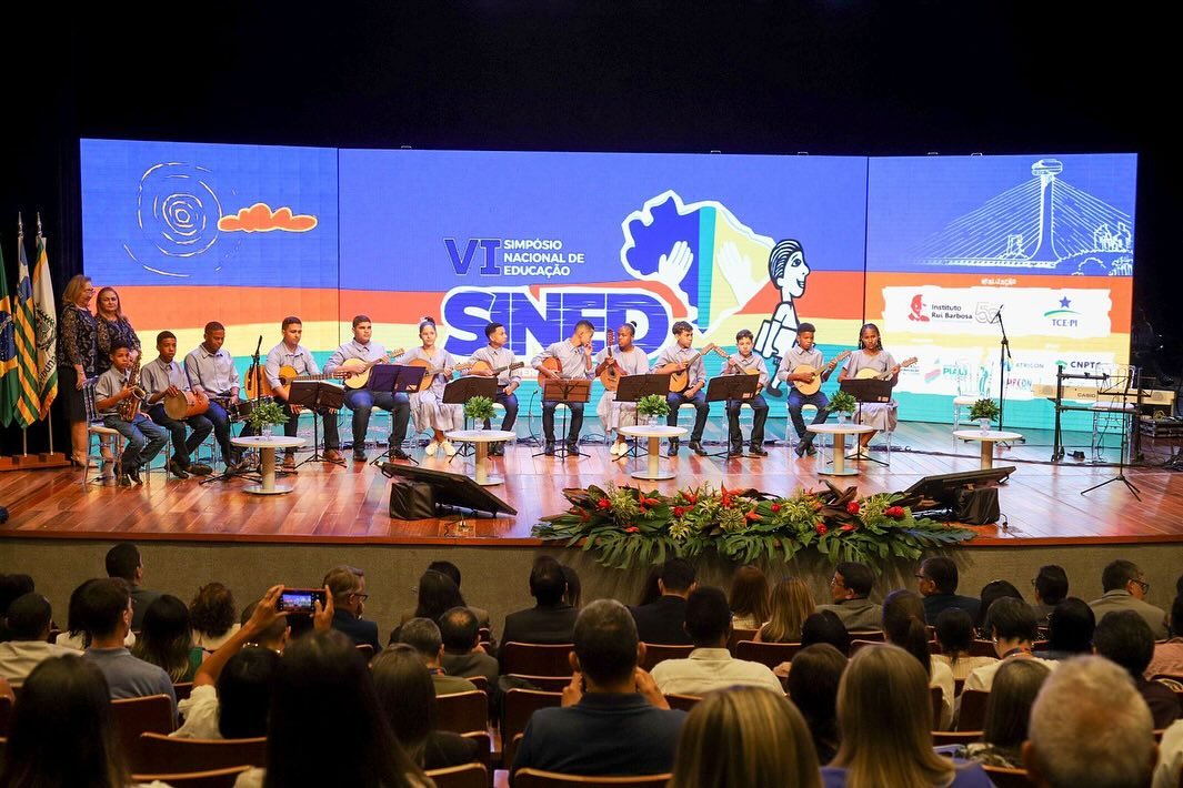 Bandolins das escolas de Oeiras abrem Simpósio Nacional de Educação (SINED)