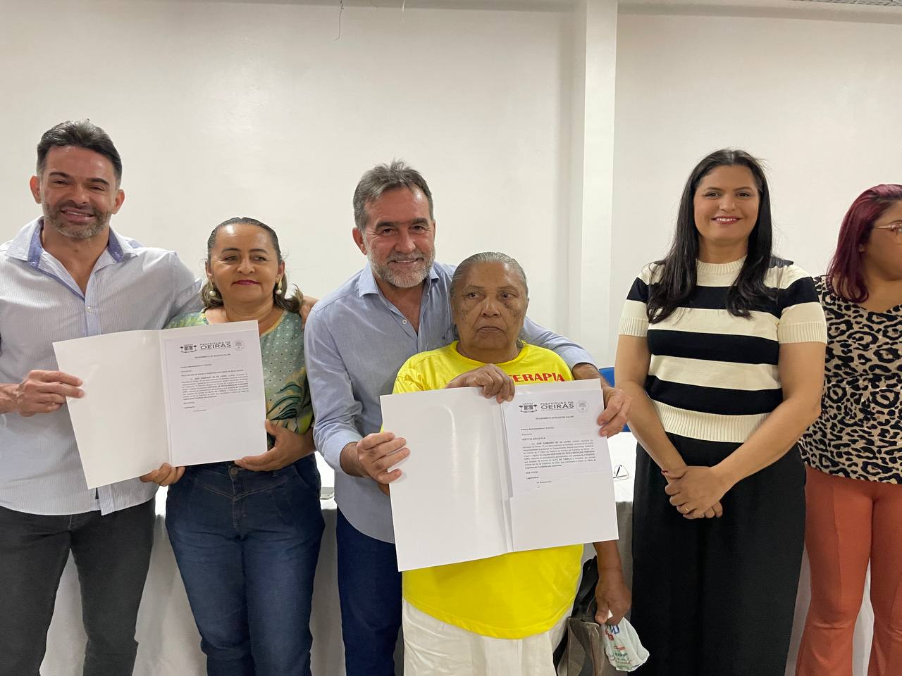 Prefeitura de Oeiras entrega mais 56 títulos de regularização fundiária