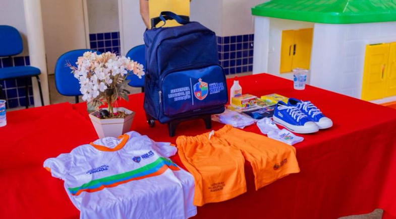  Prefeitura de José de Freitas realiza entrega de kits escolares para alunos da educação infantil