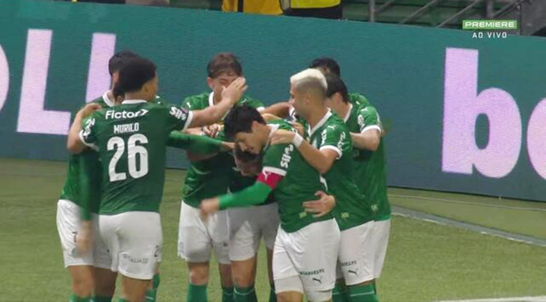 Jogadores do Palmeiras comemorando gol | Reprodução/Premiere