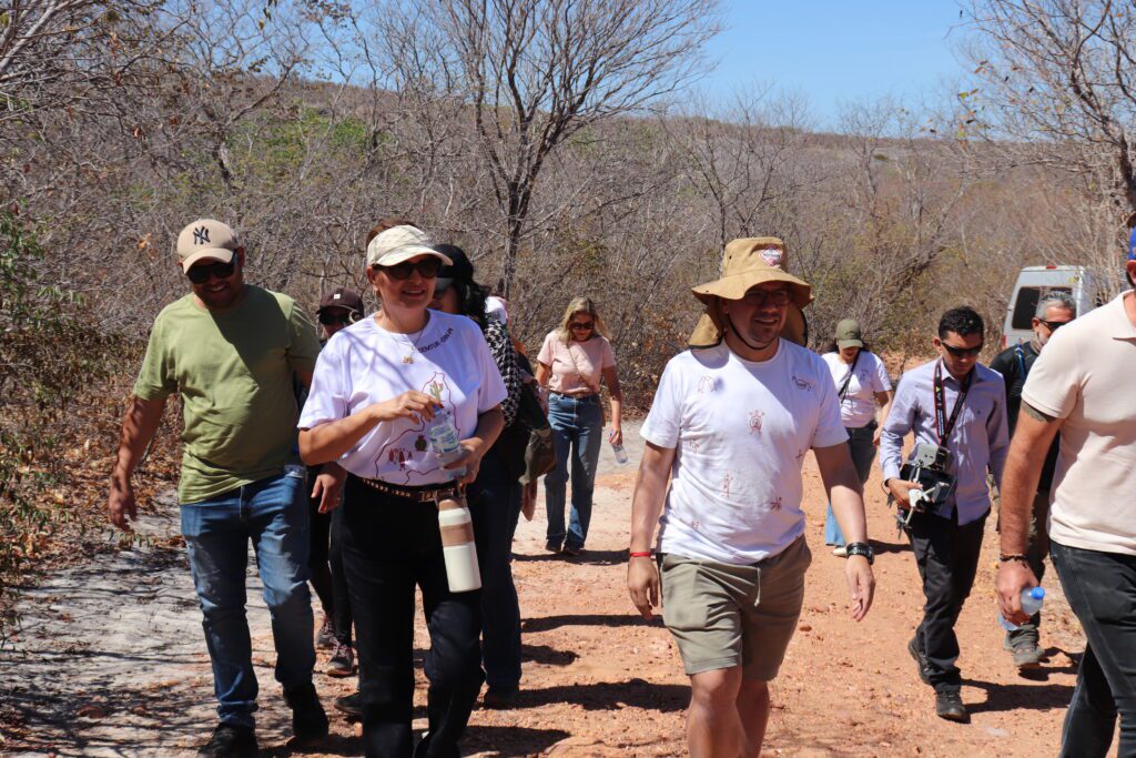 Secretário de Turismo do Estado, Daniel Oliveira, realiza visita técnica ao Parque Nacional Serra da Capivara, Circuito Serra Branca - Imagem 4
