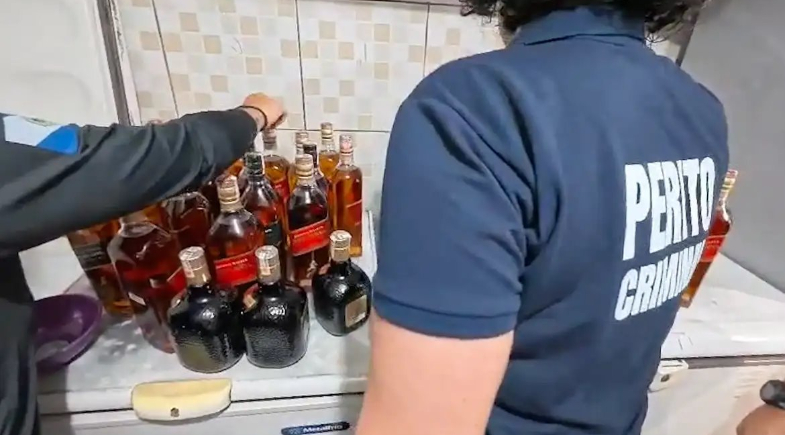 Bebidas apreendidas pela polícia | Divulgação/Polícia civil/RJ