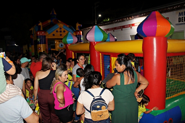 Multidão prestigia grande festa em alusão ao Dia das Crianças em Santo Antônio de Liboa - Imagem 5