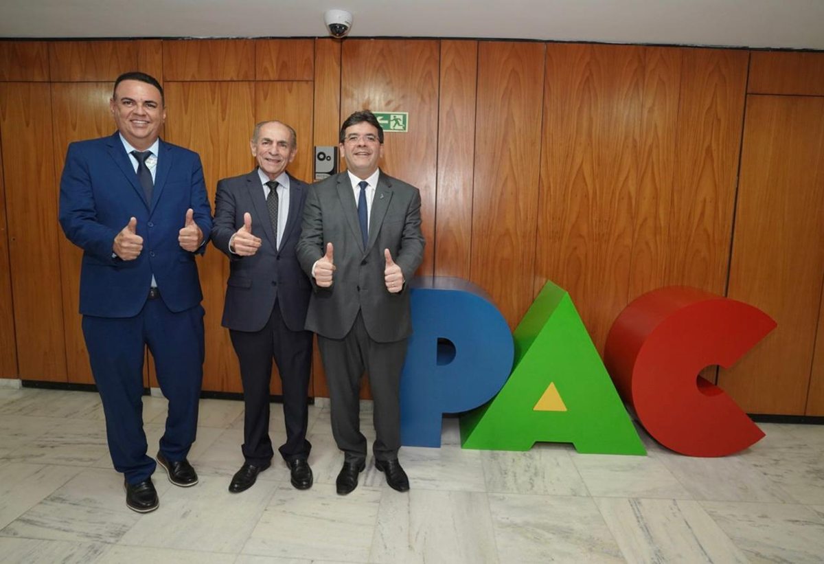 Prefeito Rogério Castro, senador Marcelo Castro e governador Rafael Fonteles (Foto: Reprodução)