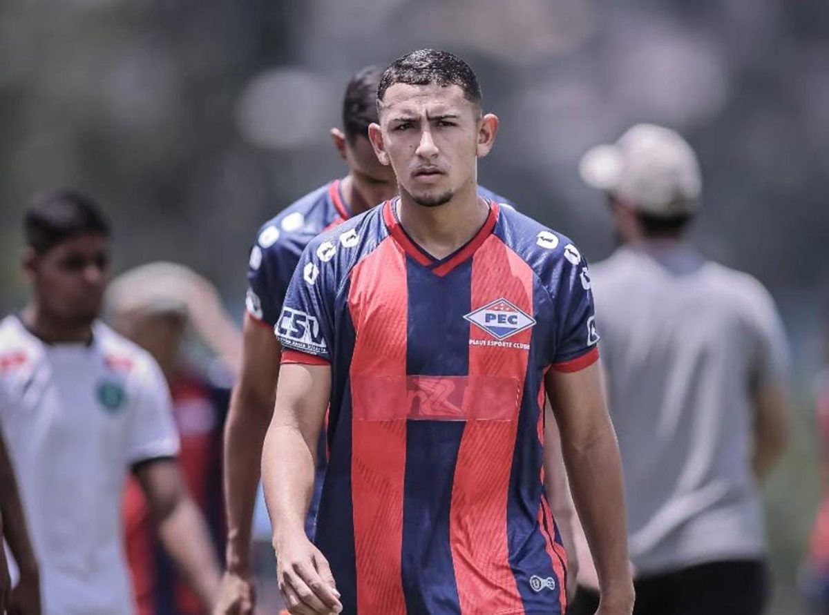  Jogador Antony Ylano Alencar Alves, vítima de acidente de moto em Altos (Foto: Reprodução/ Redes sociais)