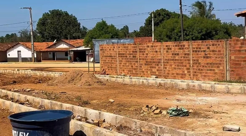 Obras de pavimentação em ruas de Marcos Parente seguem à todo vapor