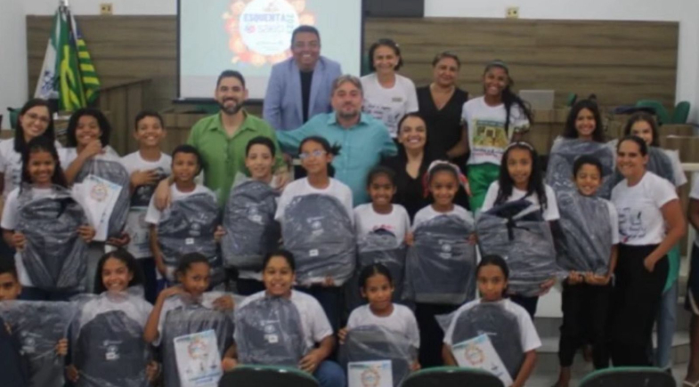 Prefeitura de Francinópolis realiza aulão preparatório pro SAEB 2025 para alunos da rede municipal 