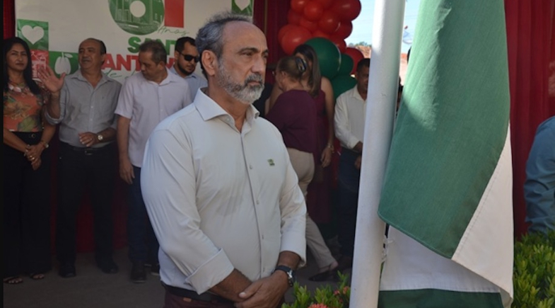 Prefeito Erivaldo Lopes antecipa ponto facultativo do Dia do Servidor Público para segunda-feira (27)