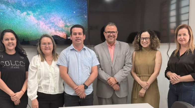 Prefeito Magnum Cardoso se reúne com Instituto de Identificação para discutir o Projeto Município 100% Digital em Caxingó