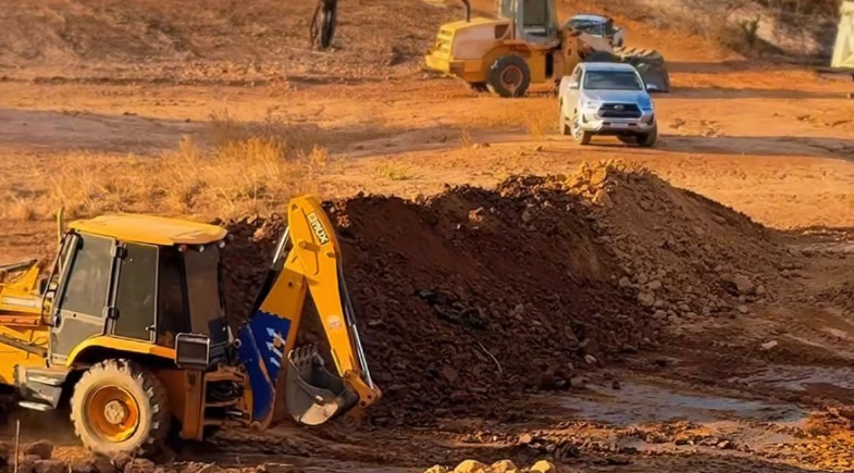 Prefeitura de Queimada Nova inicia obras de limpeza e ampliação da Barragem Tatarambi