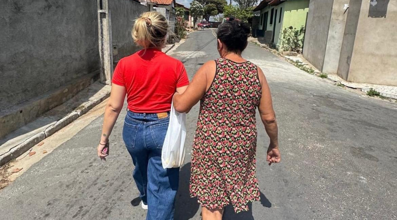 Equipe multiprofissional realiza atendimentos em saúde à domicílio em Ilha Grande