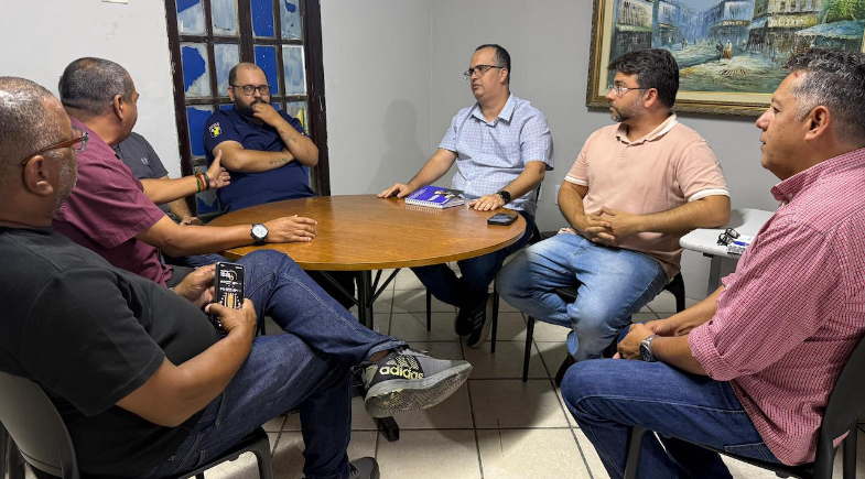 Prefeitura de Parnaíba inicia diálogo com o Sindicato da Saúde para reajuste salarial após 14 anos