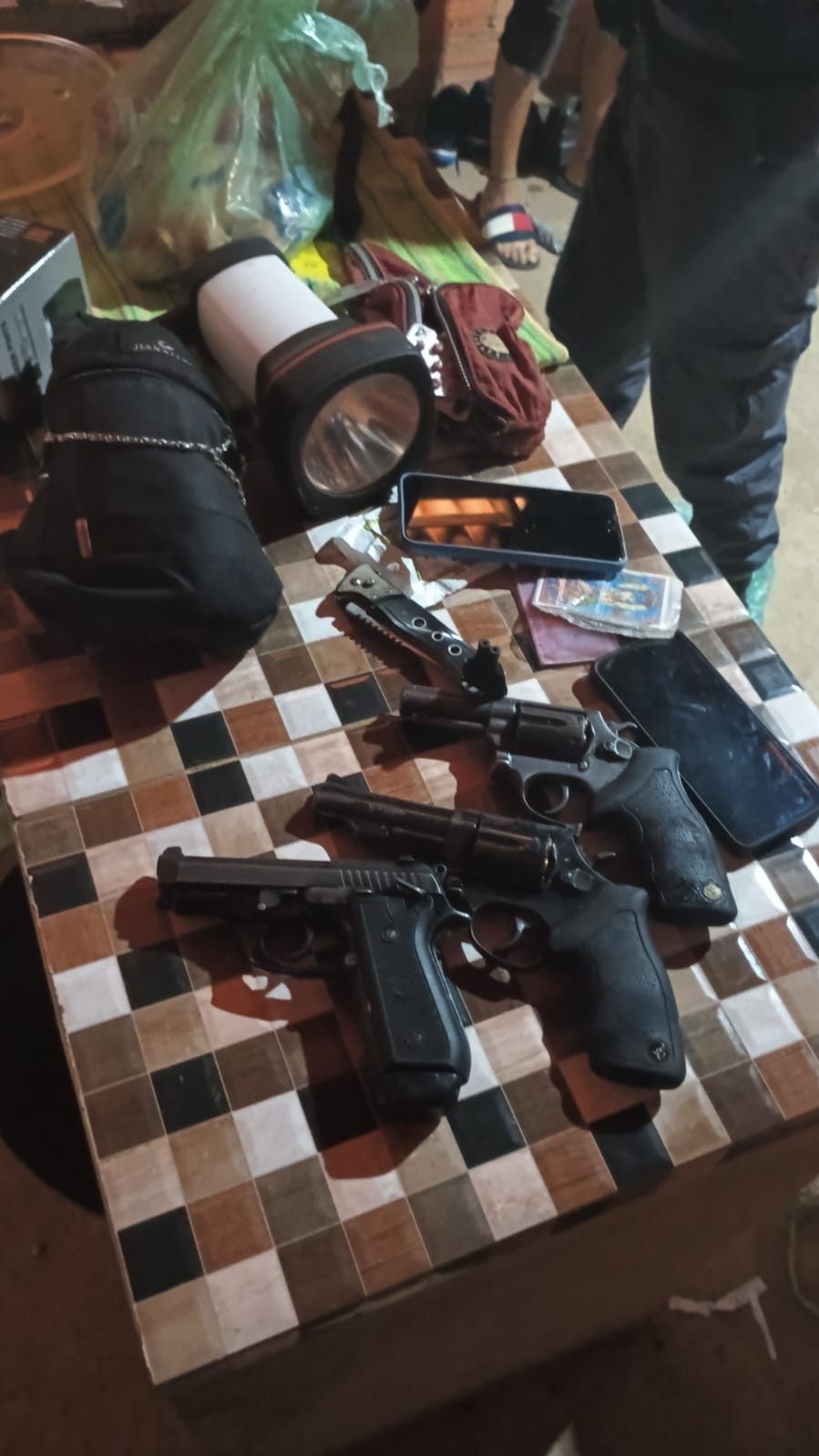 Armas encontradas em Parnarama | FOTO: 11º BPM