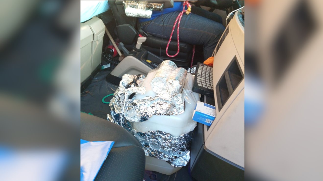 Suposta bomba que estaria dentro da carreta - Reprodução/Polícia Militar 