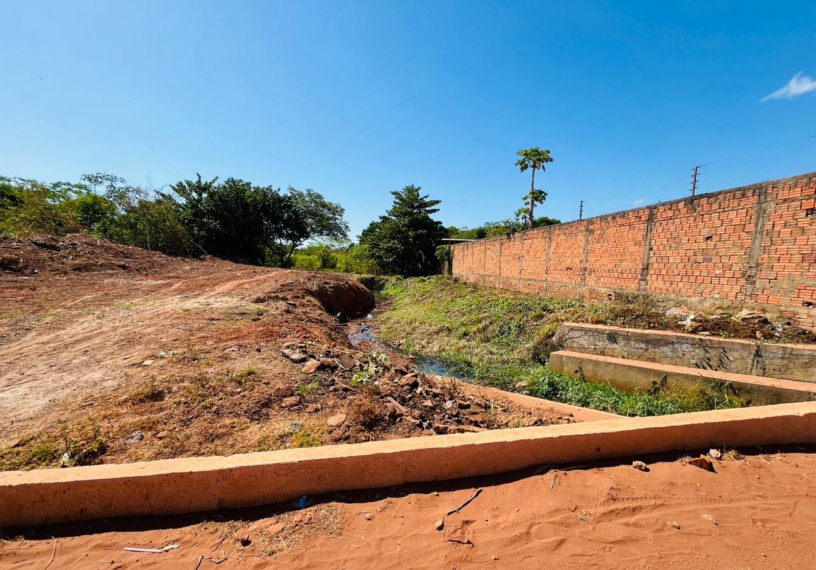 Prefeitura de Esperantina realiza ação de limpeza pública nos bairros do município - Imagem 2